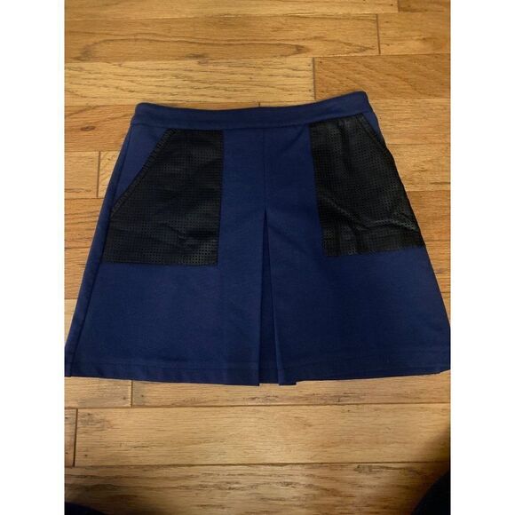 ASOS, women's navy blue with black pockets and back zip up closure skirt size 4 - Picture 1 of 9